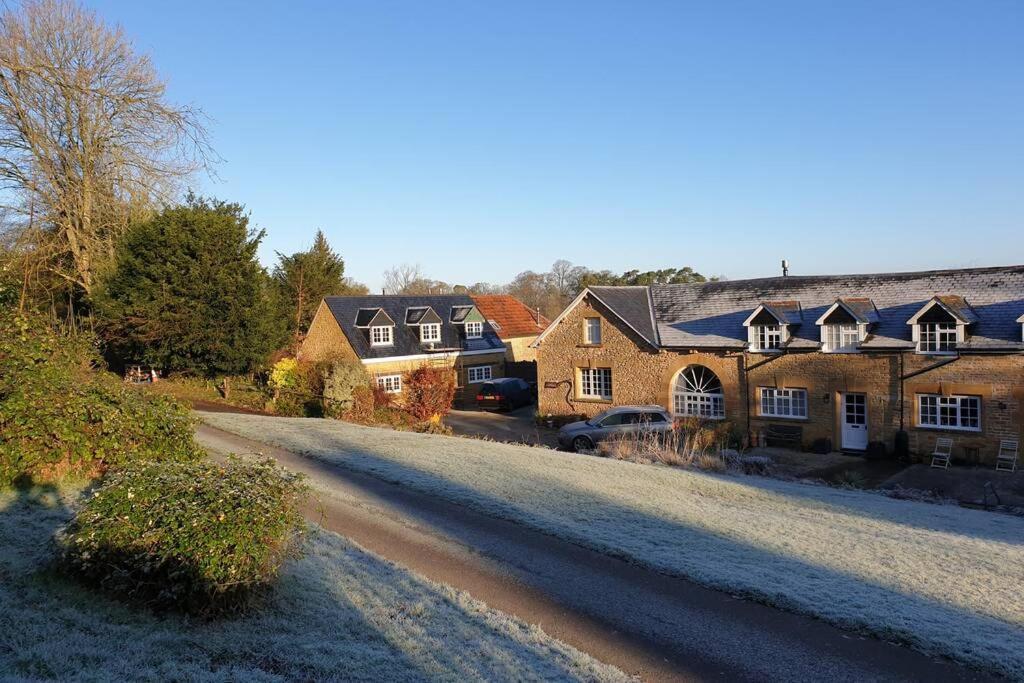 Traditional Coach House In Rural Private Estate. Yeovil Dış mekan fotoğraf